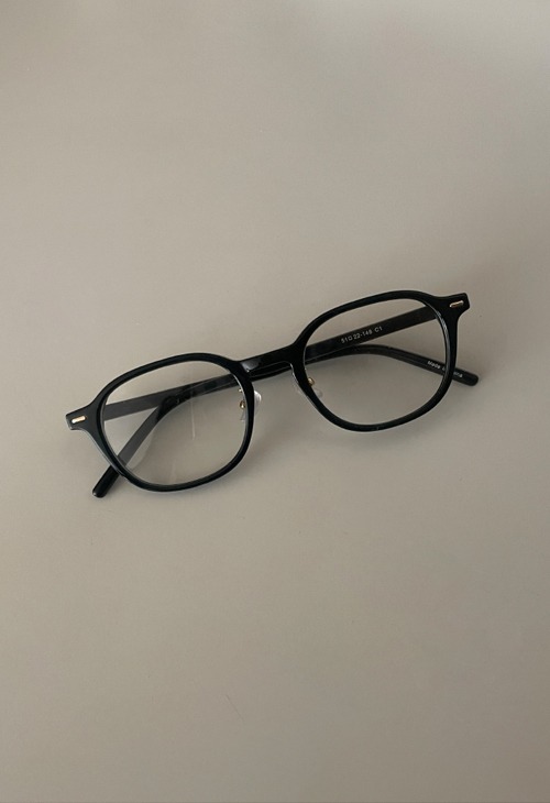 classic eyeglass