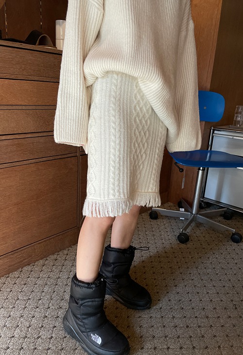 tassel knit skirt